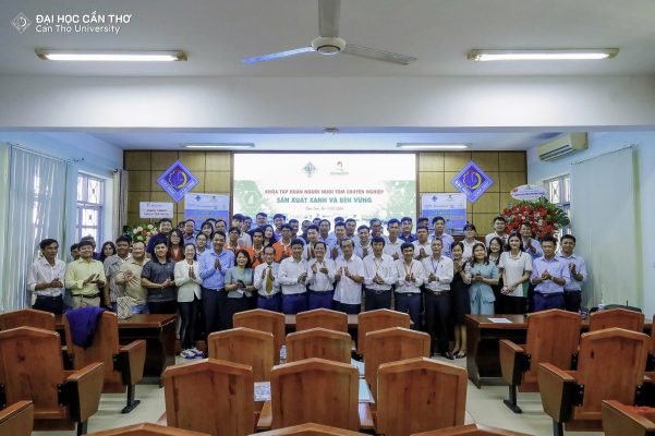 lễ khai mạc khóa tập huấn nuôi tôm bền vững 2026 tại Đại học Cần Thơ